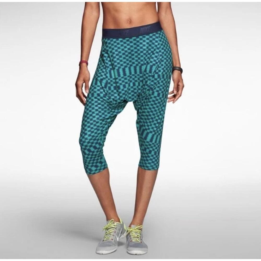 Nike Pants Womens Medium Blue Dri-FIT Capri Relaxed Tapered Check Gym Athletic